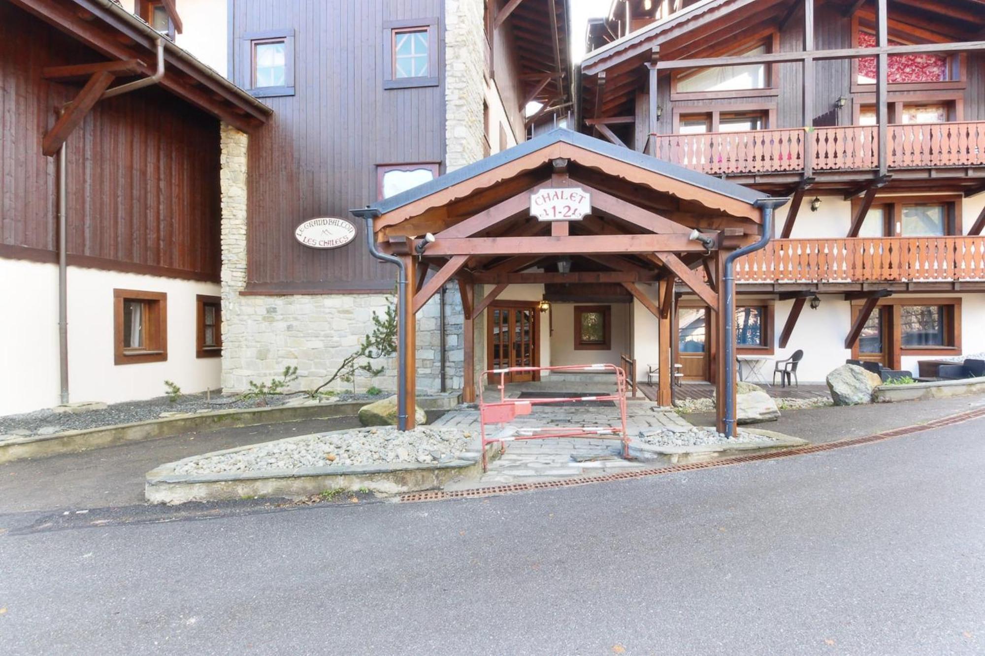 Апартаменти Les Grands Balcons - Newly Renovated - Rock Climbing, Trails, Tmb Near Ле-Уш Екстер'єр фото